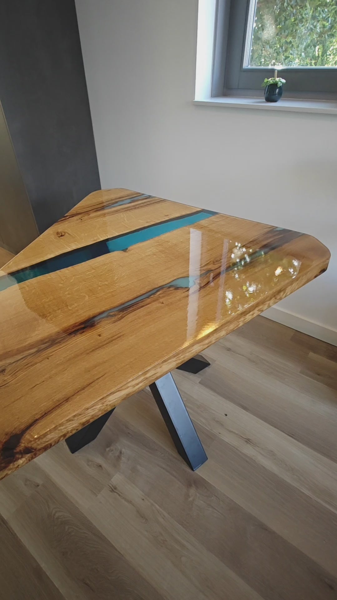 Video laden: De creatie van een epoxy tafel